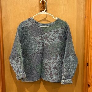 Quilted pull-over sweatshirt